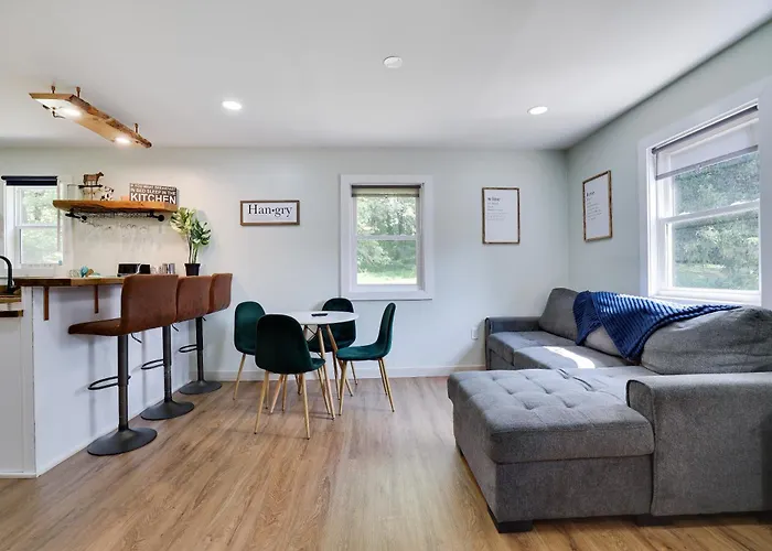 Cozy 2 Bedroom Apartment In Tannersville, Minutes From Camelback Mountain