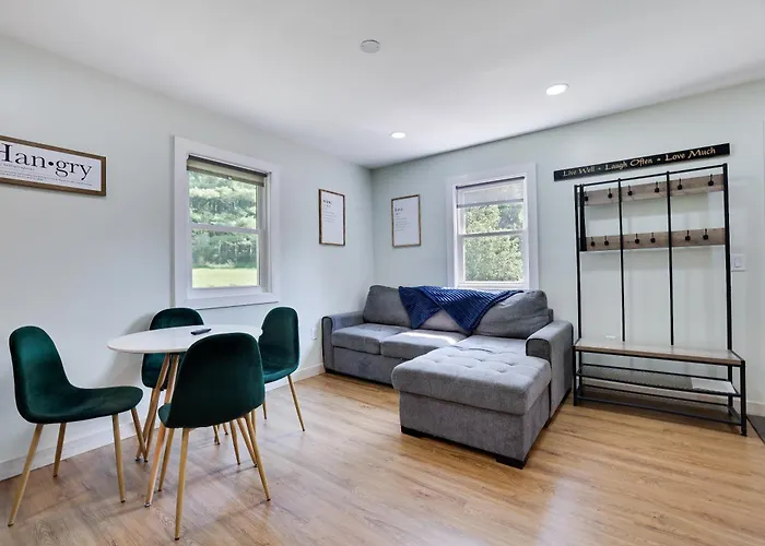 Cozy 2 Bedroom Apartment In Tannersville, Minutes From Camelback Mountain